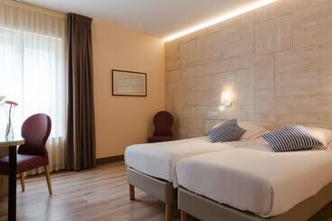 هتل The Originals Boutique, Hôtel Alizé, évianlesbains