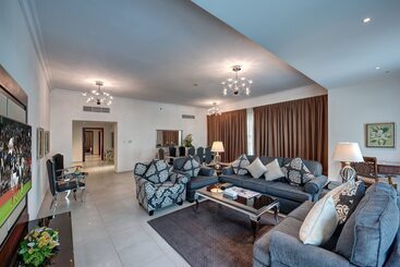 Marina Hotel Apartments