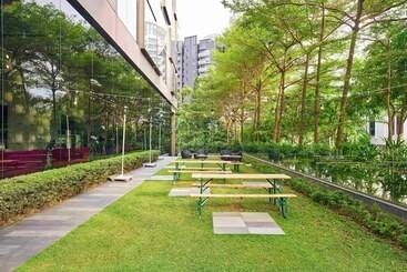 Quincy Hotel Singapore By Far East Hospitality