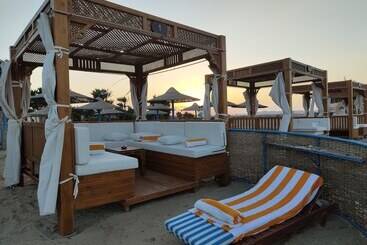 منتجع Utopia Beach Club