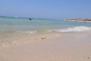 استراحتگاه Utopia Beach Club