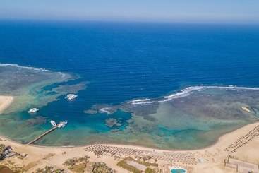 استراحتگاه Utopia Beach Club