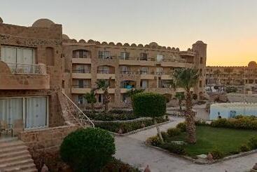 استراحتگاه Utopia Beach Club
