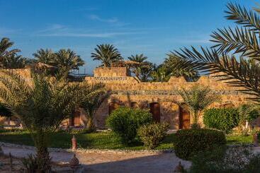 استراحتگاه Utopia Beach Club