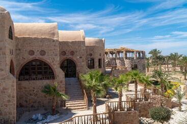 منتجع Utopia Beach Club