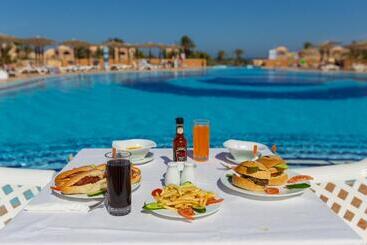 استراحتگاه Utopia Beach Club