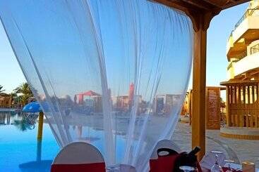 استراحتگاه Utopia Beach Club