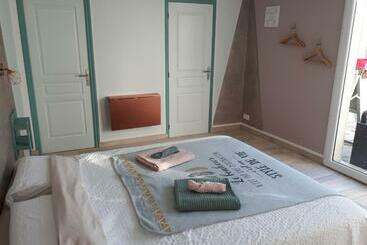 Bed and Breakfast Maison D Hôtes At Home