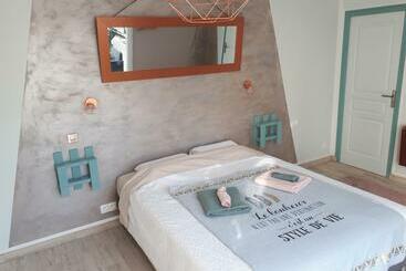 Bed and Breakfast Maison D Hôtes At Home