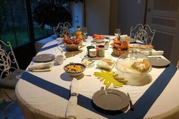 مبيت وإفطار Closerie Des Laudieres