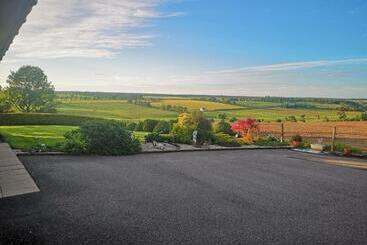تختخواب و صبحانه Hillhaven Bed &breakfast