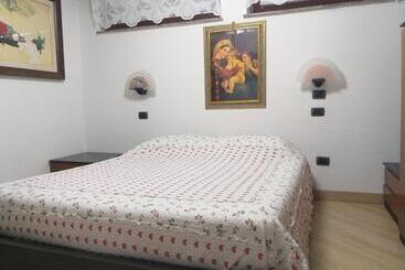 تختخواب و صبحانه Villa Angela