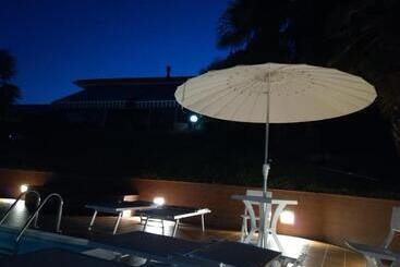 تختخواب و صبحانه Villa Magnolia Garda Lake