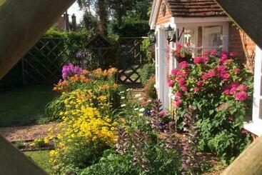 Bed and Breakfast Vine Cottage