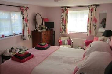 Bed and Breakfast Vine Cottage