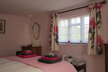 Bed and Breakfast Vine Cottage