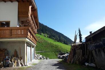 هتل Bauernhof Entalhof