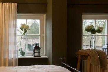تختخواب و صبحانه Bed En Breakfast Gees