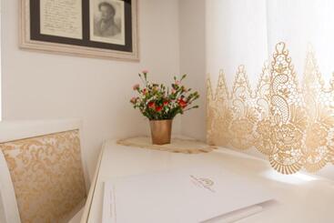 تختخواب و صبحانه Dimora San Quirico Rooms & Food