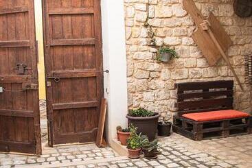 تختخواب و صبحانه Il Cortile 1940