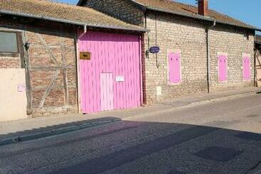 تختخواب و صبحانه La Ferme Du Grand Faubourg