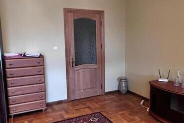 تختخواب و صبحانه Spacious Rooms In Peaceful Jelgava Area