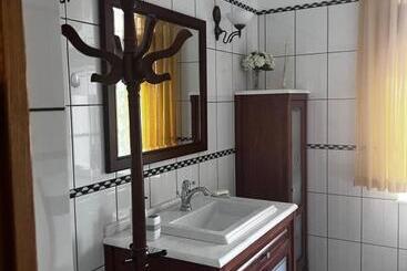 تختخواب و صبحانه Spacious Rooms In Peaceful Jelgava Area