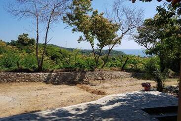 هتل El Eden Bungalows