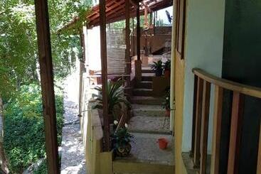 هتل El Eden Bungalows