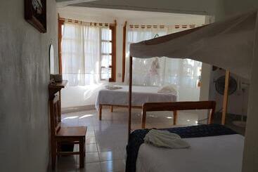 هتل El Eden Bungalows