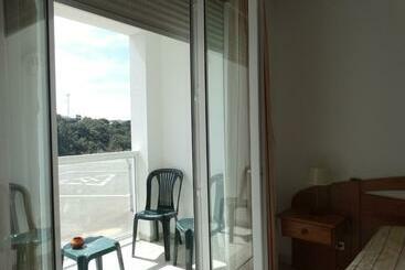 膳宿费 Hospedaria Descansa Pernas