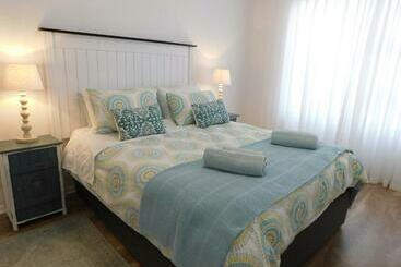 펜션 Rivertides Self Catering Guest House