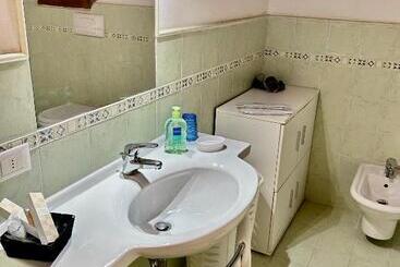 تختخواب و صبحانه Country House La Montagnola