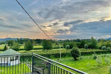تختخواب و صبحانه Country House La Montagnola