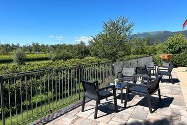 تختخواب و صبحانه Country House La Montagnola
