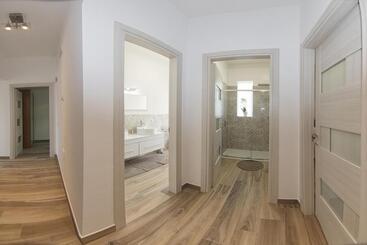 تختخواب و صبحانه Villa C Luxury Estate