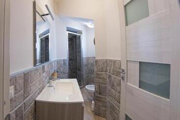 تختخواب و صبحانه Villa C Luxury Estate