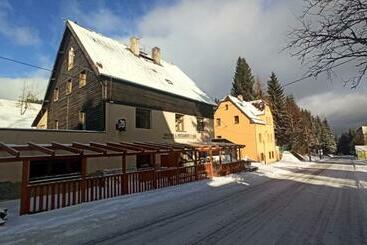 پانسیون Penzion A Restaurace V Háji