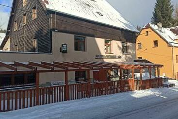 پانسیون Penzion A Restaurace V Háji