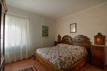 تختخواب و صبحانه Borgo Della Rocca