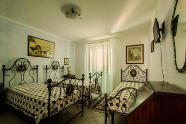 تختخواب و صبحانه Borgo Della Rocca