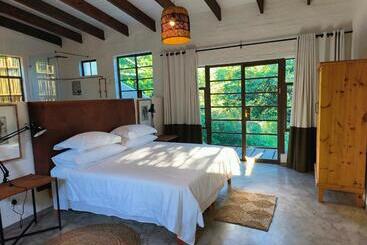 تختخواب و صبحانه Eloff Guest House And Gallery