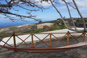 هتل Casa Rural Finca Las Dulces