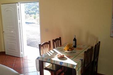 هتل Casa Rural Finca Las Dulces