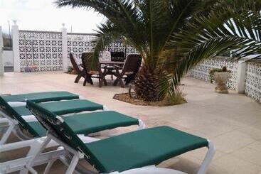 هتل Casa Rural Finca Las Dulces