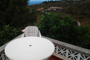 هتل Casa Rural Finca Las Dulces