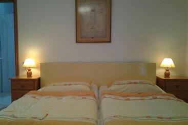 هتل Casa Rural Finca Las Dulces