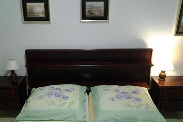 هتل Casa Rural Finca Las Dulces