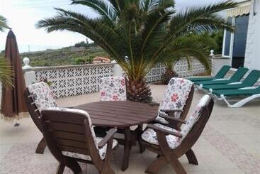 هتل Casa Rural Finca Las Dulces