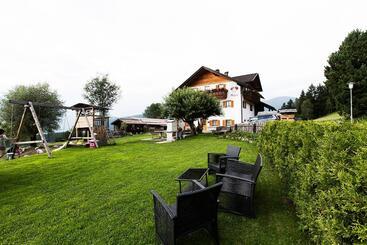 هتل Hölzlhof